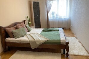 двокімнатна квартира в Тернополі, район Центр, на вул. Крушельницької Соломії в оренду на короткий термін подобово фото 2