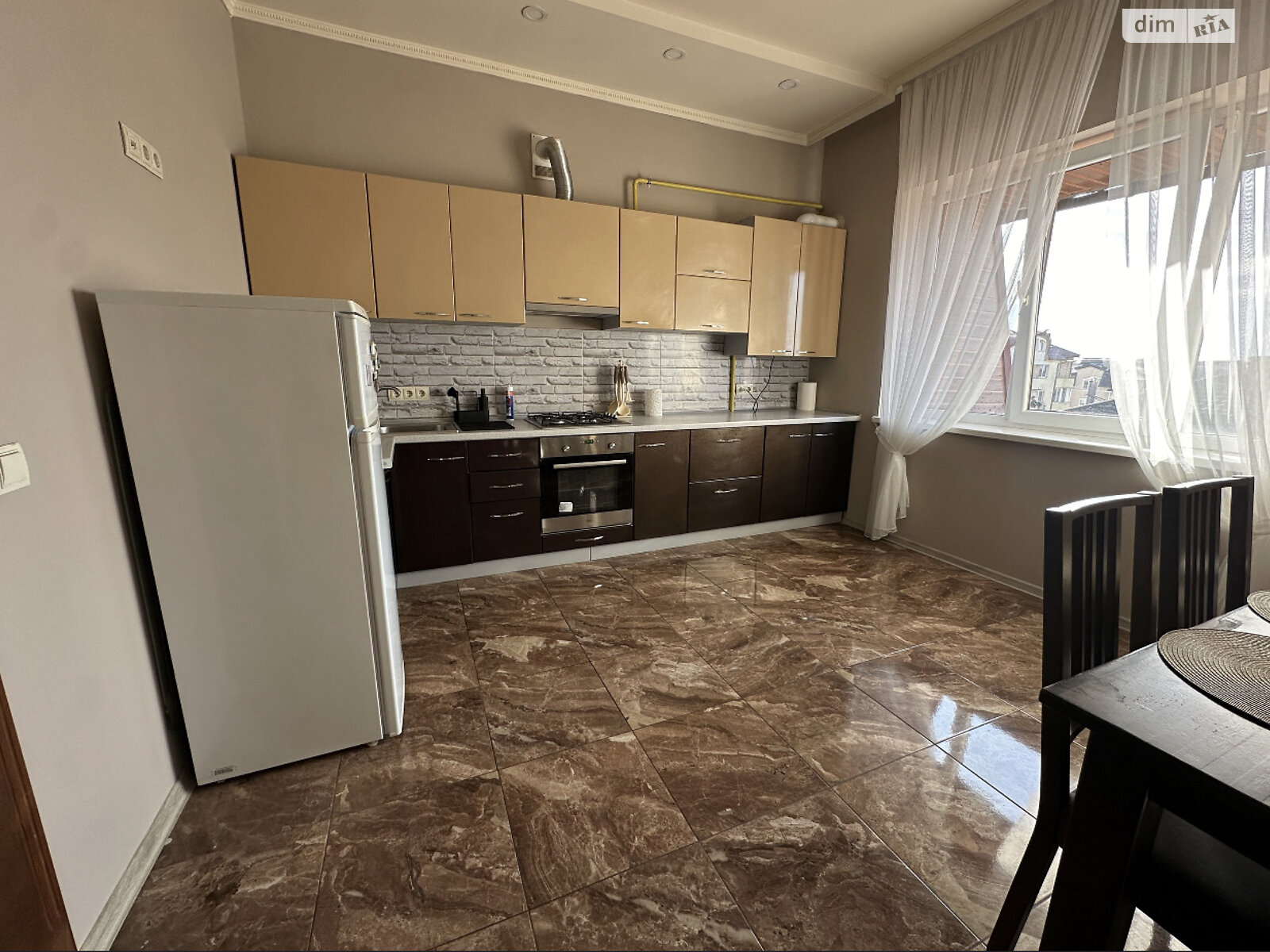 двухкомнатная квартира в Ужгороде, район Боздош, на ул. Хиры Александра 21 в аренду на короткий срок посуточно фото 1