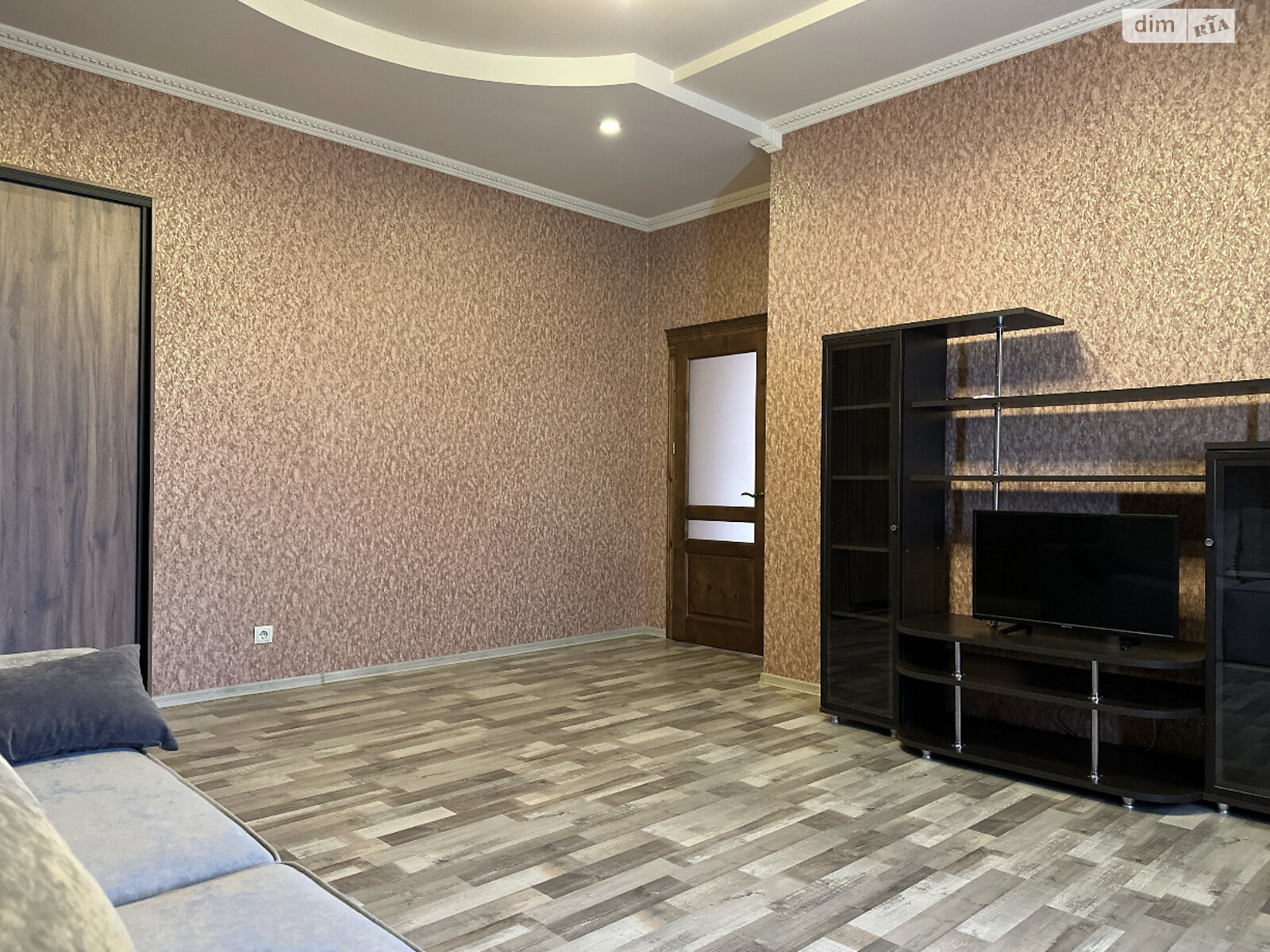 двухкомнатная квартира в Ужгороде, район Боздош, на ул. Хиры Александра 21 в аренду на короткий срок посуточно фото 1