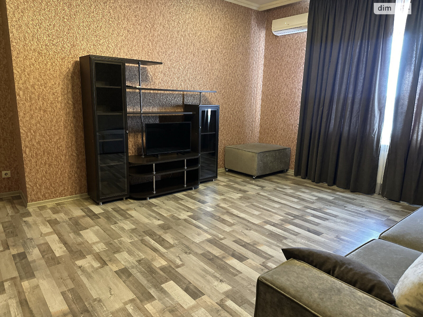 двухкомнатная квартира в Ужгороде, район Боздош, на ул. Хиры Александра 21 в аренду на короткий срок посуточно фото 1