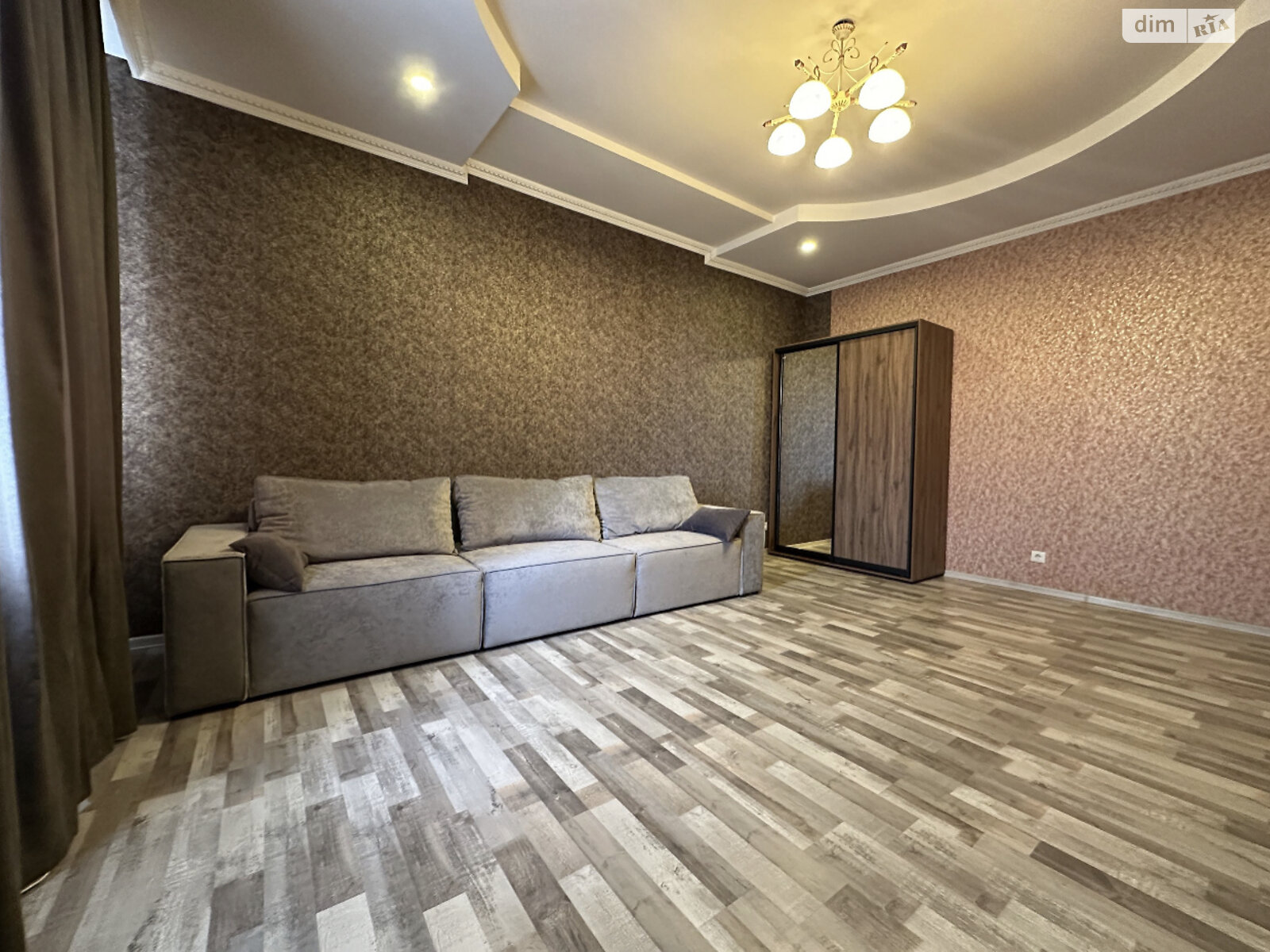 двухкомнатная квартира в Ужгороде, район Боздош, на ул. Хиры Александра 21 в аренду на короткий срок посуточно фото 1