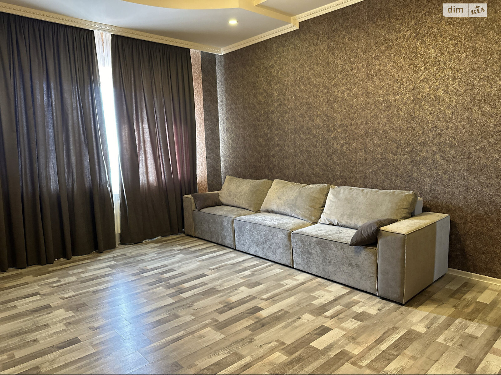 двухкомнатная квартира в Ужгороде, район Боздош, на ул. Хиры Александра 21 в аренду на короткий срок посуточно фото 1