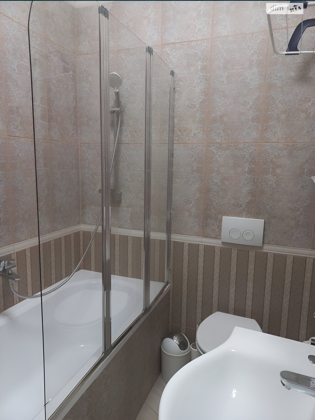 двухкомнатная квартира в Ужгороде, район Центр, на пл. Корятовича 31 в аренду на короткий срок посуточно фото 1 двухкомнатная квартира в Ужгороде, район Центр, на пл. Корятовича 31 в аренду на короткий срок посуточно фото 1