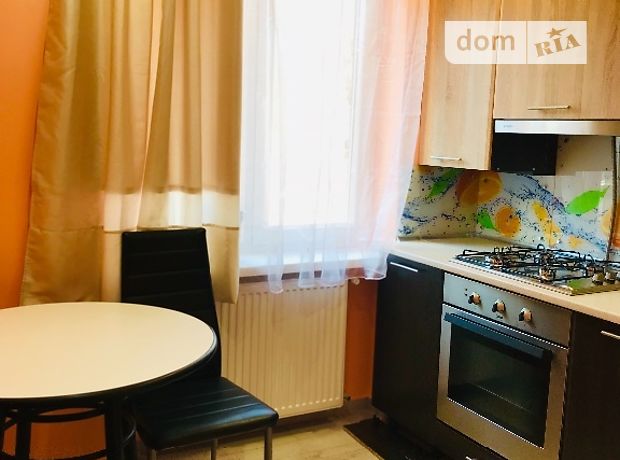 двухкомнатная квартира в Ужгороде, район Центр, на Проспект Свободи 44, в аренду на короткий срок посуточно фото 1 двухкомнатная квартира в Ужгороде, район Центр, на Проспект Свободи 44, в аренду на короткий срок посуточно фото 1