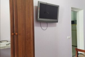 однокімнатна квартира в Умані, на пров. Садовий 6, кв. 3 в оренду на короткий термін подобово фото 2
