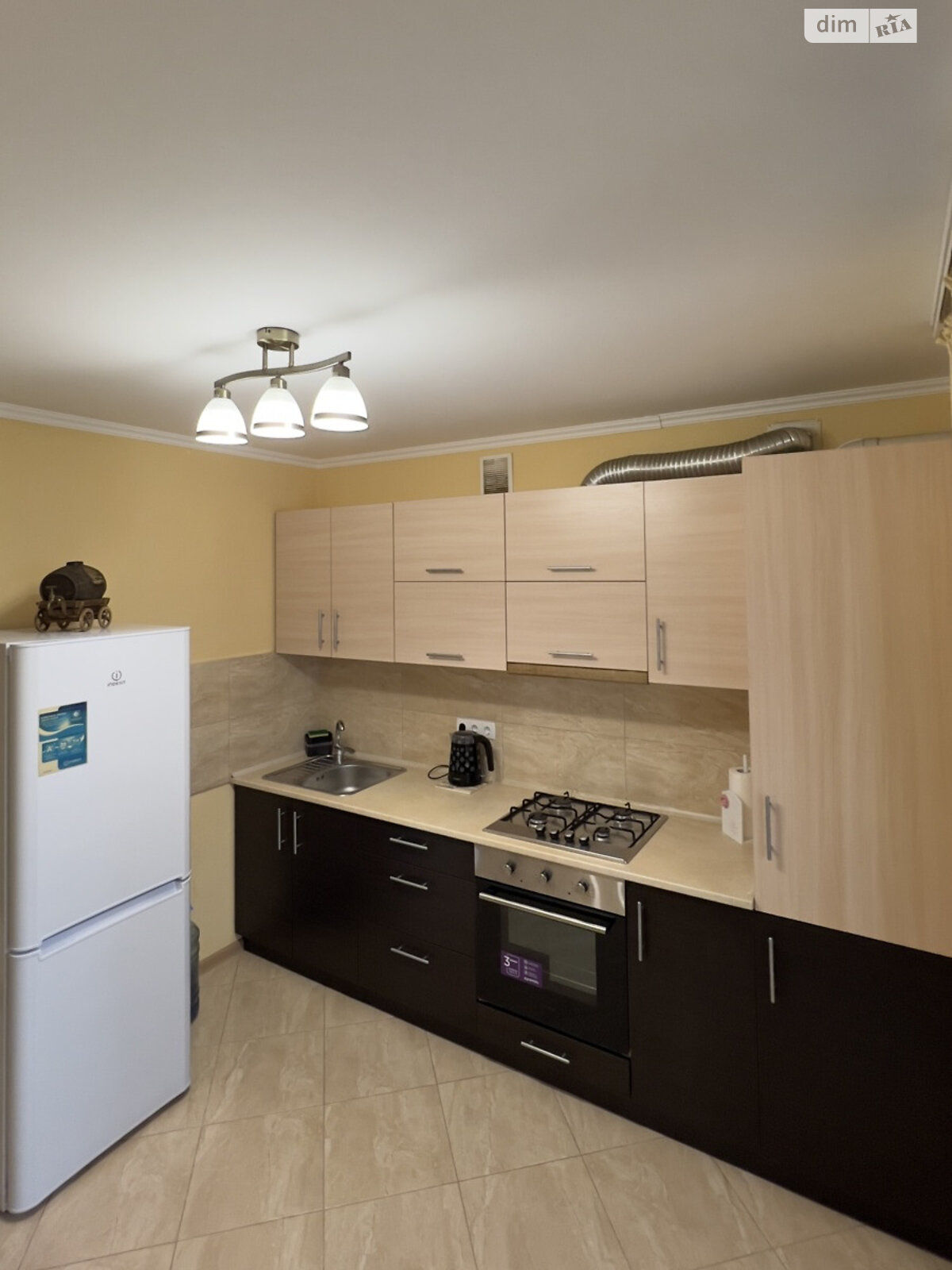 однокімнатна квартира в Вінниці, район Поділля, на вул. Академіка Ющенка 5 в оренду на короткий термін подобово фото 1