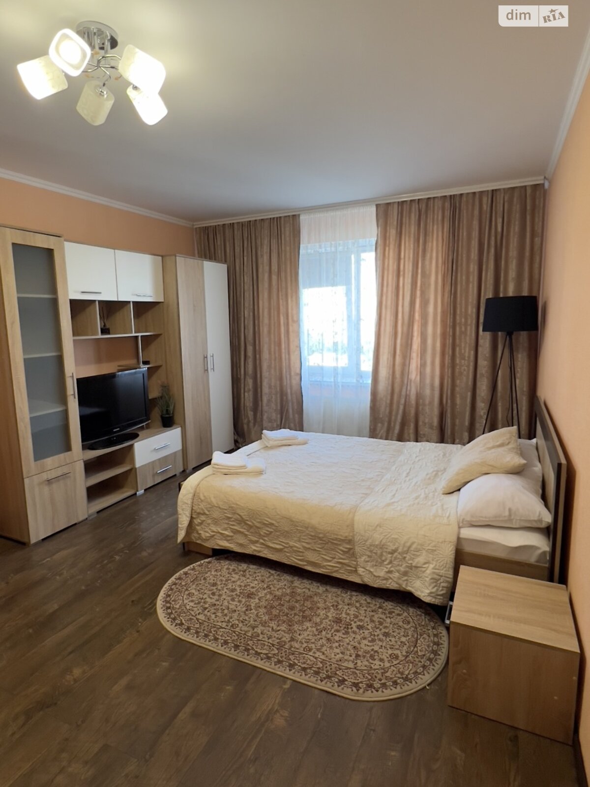 однокімнатна квартира в Вінниці, район Поділля, на вул. Академіка Ющенка 5 в оренду на короткий термін подобово фото 1