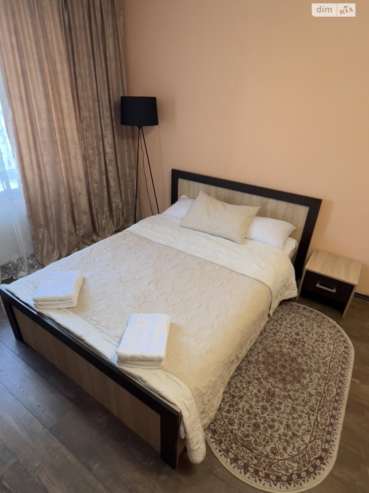 однокімнатна квартира в Вінниці, район Поділля, на вул. Академіка Ющенка 5 в оренду на короткий термін подобово фото 1