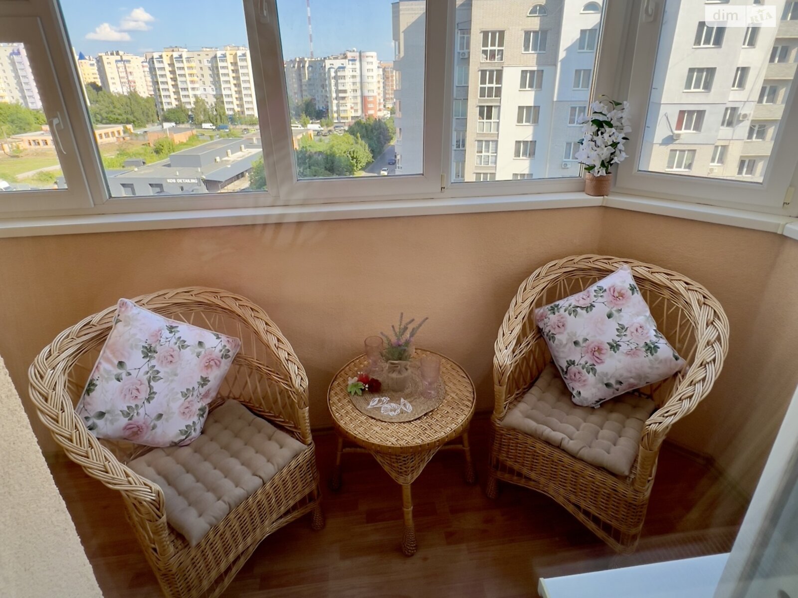 однокімнатна квартира в Вінниці, район Поділля, на вул. Академіка Ющенка 5 в оренду на короткий термін подобово фото 1