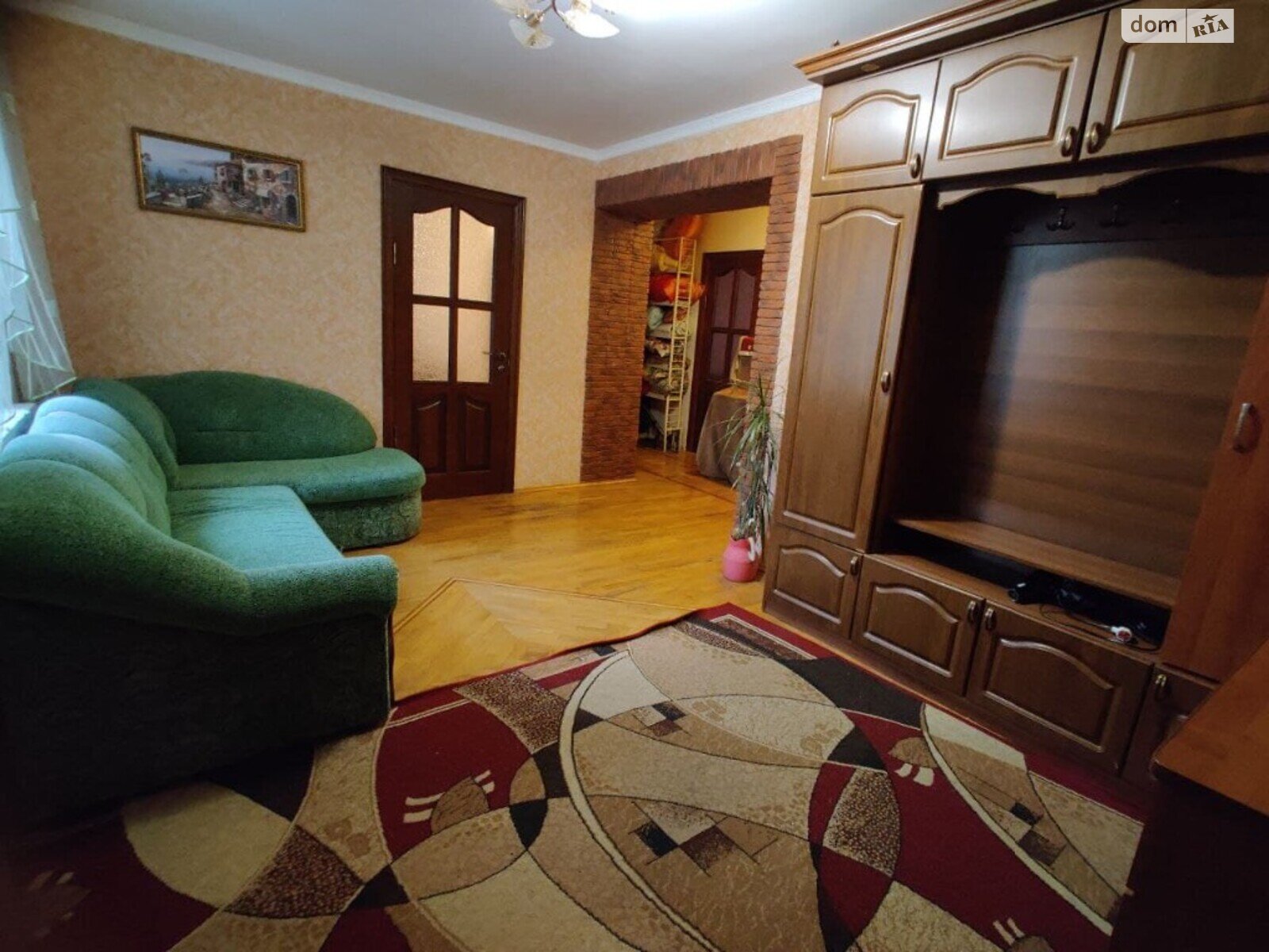 трехкомнатная квартира в Виннице, район Славянка, на ул. Ляли Ратушной в аренду на короткий срок посуточно фото 1