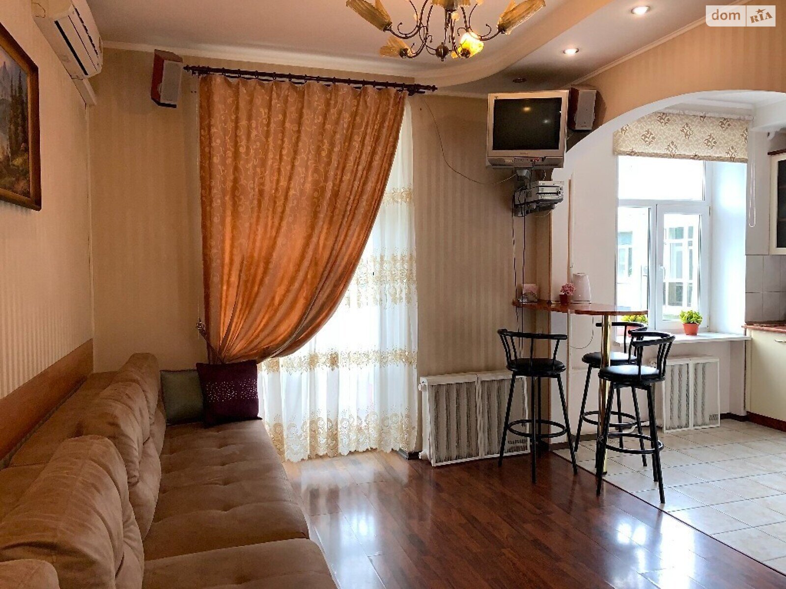 двокімнатна квартира в Вінниці, район Центр, на вул. Соборна 43 в оренду на короткий термін подобово фото 1 двокімнатна квартира в Вінниці, район Центр, на вул. Соборна 43 в оренду на короткий термін подобово фото 1