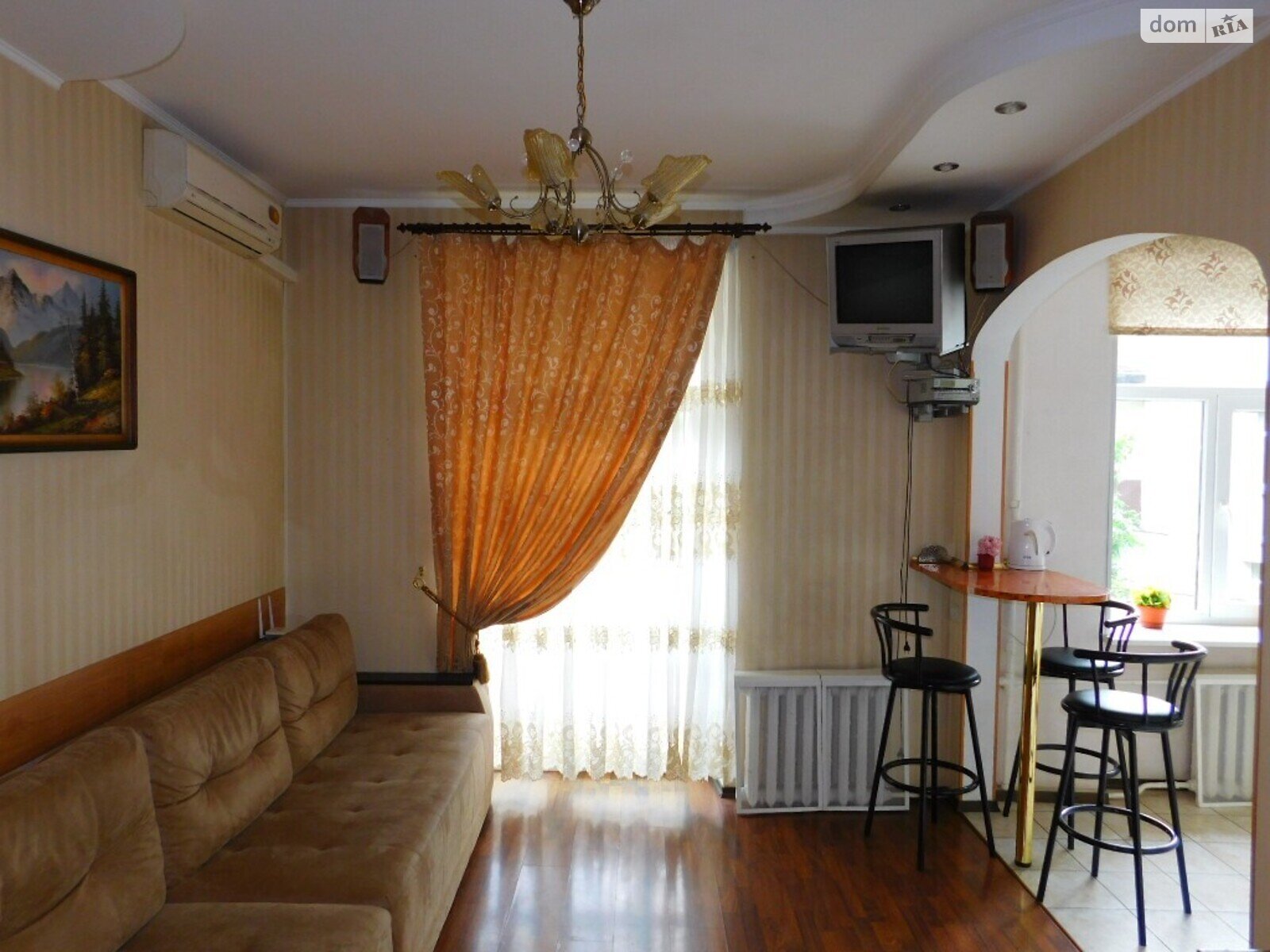 двокімнатна квартира в Вінниці, район Центр, на вул. Соборна 43 в оренду на короткий термін подобово фото 1 двокімнатна квартира в Вінниці, район Центр, на вул. Соборна 43 в оренду на короткий термін подобово фото 1