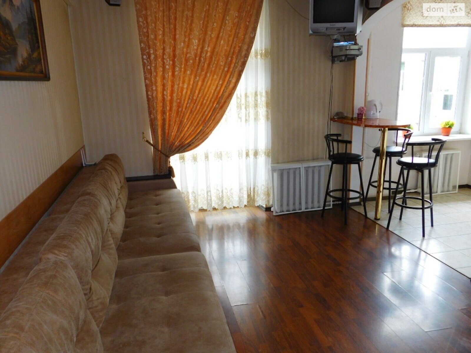 двокімнатна квартира в Вінниці, район Центр, на вул. Соборна 43 в оренду на короткий термін подобово фото 1 двокімнатна квартира в Вінниці, район Центр, на вул. Соборна 43 в оренду на короткий термін подобово фото 1
