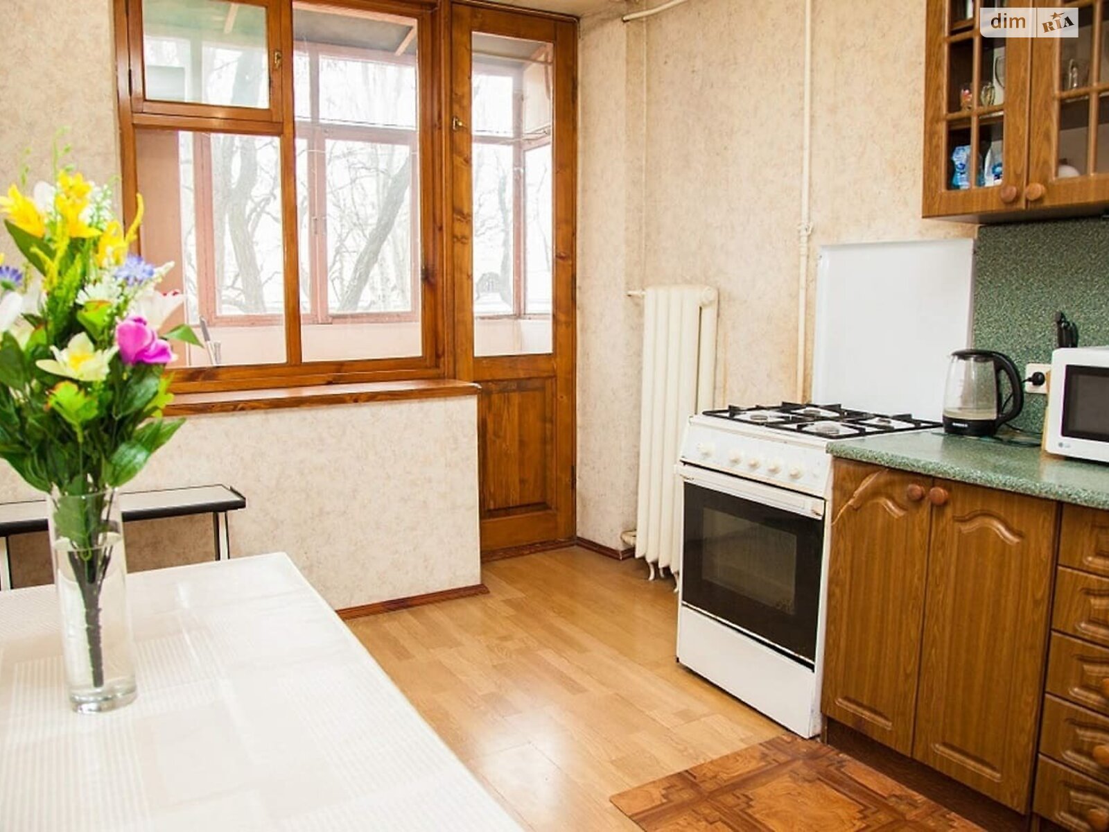 двухкомнатная квартира в Запорожье, район Александровский (Жовтневый), на ул. Александровская 95 в аренду на короткий срок посуточно фото 1