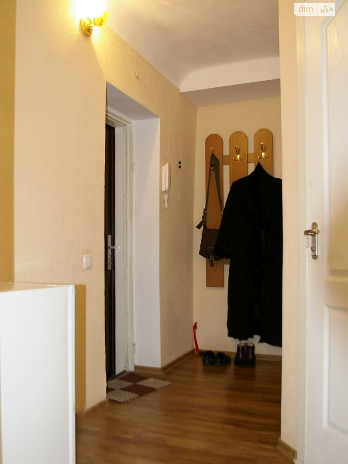 двухкомнатная квартира в Запорожье, район Александровский (Жовтневый), на просп. Соборный 144 в аренду на короткий срок посуточно фото 1