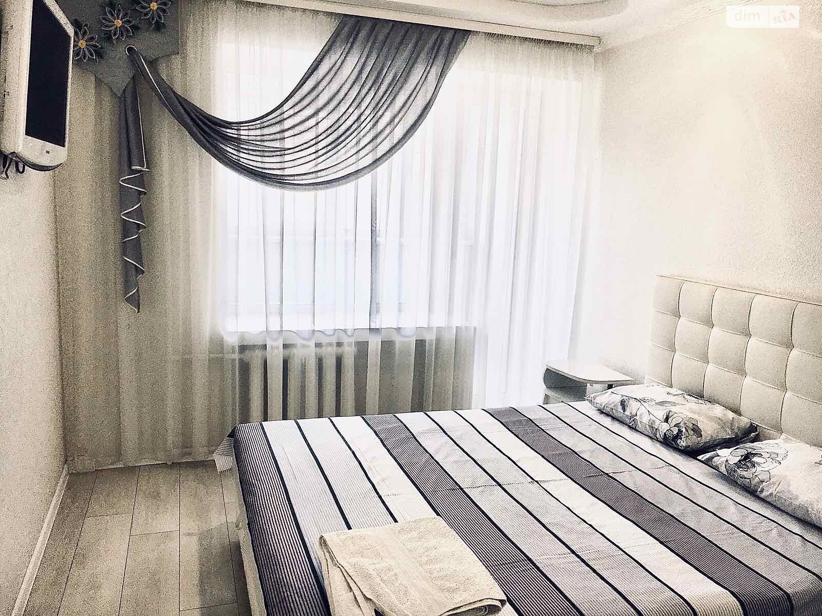 двухкомнатная квартира в Запорожье, район Александровский (Жовтневый), на просп. Соборный 144 в аренду на короткий срок посуточно фото 1 двухкомнатная квартира в Запорожье, район Александровский (Жовтневый), на просп. Соборный 144 в аренду на короткий срок посуточно фото 1