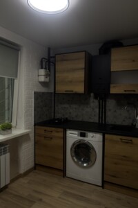 однокімнатна квартира в Запоріжжі, район Комунарський, на вул. Космічна 112Б в оренду на короткий термін подобово фото 2