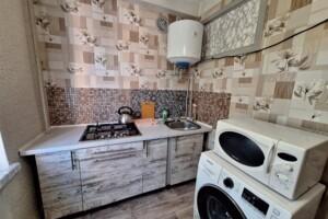 однокомнатная квартира в Запорожье, район Коммунарский, на ул. Северокольцевая 19 в аренду на короткий срок посуточно фото 2