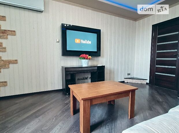 двухкомнатная квартира в Запорожье, район Александровский (Жовтневый), на ул. 12 апреля, кв. 78 в аренду на короткий срок посуточно фото 1 двухкомнатная квартира в Запорожье, район Александровский (Жовтневый), на ул. 12 апреля, кв. 78 в аренду на короткий срок посуточно фото 1