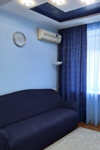 однокомнатная квартира в Запорожье, район Вознесеновский (Орджоникидзевский), на просп. Соборный 170А в аренду на короткий срок посуточно фото 2