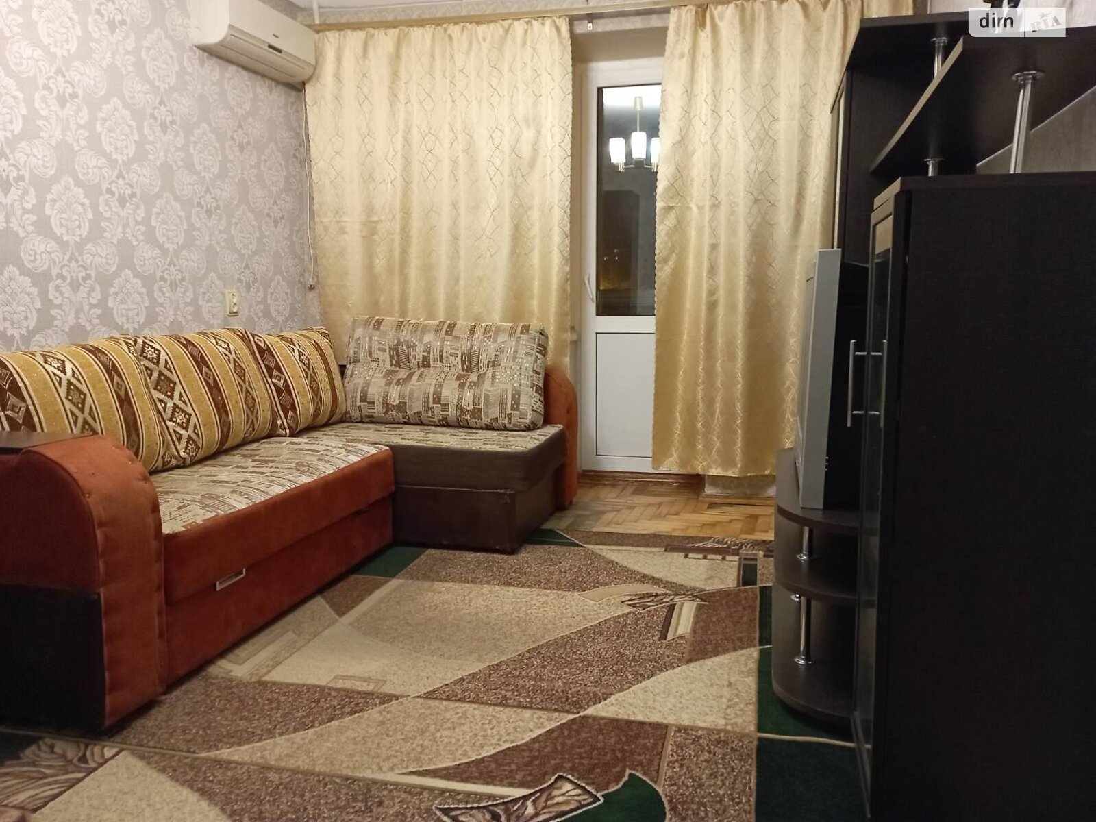 двухкомнатная квартира в Запорожье, район Вознесеновский (Орджоникидзевский), на бул. Центральный 3 в аренду на короткий срок посуточно фото 1