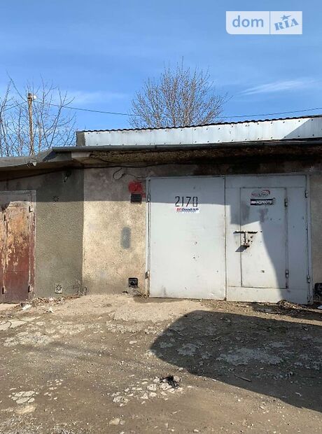 Место в гаражном кооперативе под легковое авто в Черновцах, площадь 18 кв.м. фото 1 Место в гаражном кооперативе под легковое авто в Черновцах, площадь 18 кв.м. фото 1