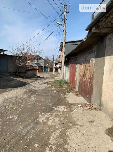 Место в гаражном кооперативе под легковое авто в Черновцах, площадь 18 кв.м. фото 1 Место в гаражном кооперативе под легковое авто в Черновцах, площадь 18 кв.м. фото 1