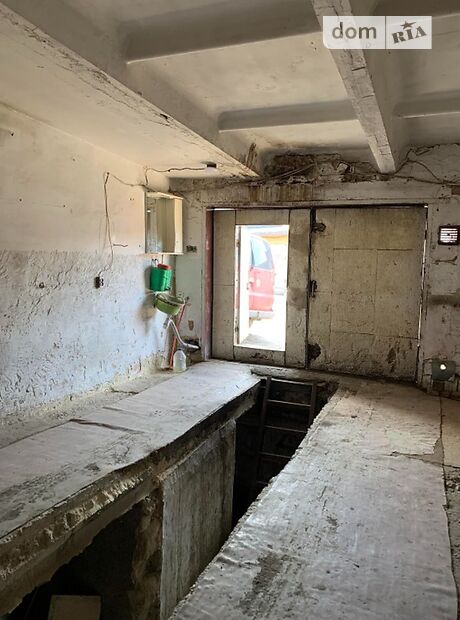 Место в гаражном кооперативе под легковое авто в Черновцах, площадь 18 кв.м. фото 1 Место в гаражном кооперативе под легковое авто в Черновцах, площадь 18 кв.м. фото 1