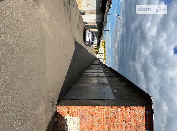 Бокс в гаражном комплексе под легковое авто в Киеве, площадь 80 кв.м. фото 1 Бокс в гаражном комплексе под легковое авто в Киеве, площадь 80 кв.м. фото 1