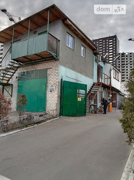 Бокс в гаражном комплексе под легковое авто в Киеве, площадь 60 кв.м. фото 1 Бокс в гаражном комплексе под легковое авто в Киеве, площадь 60 кв.м. фото 1