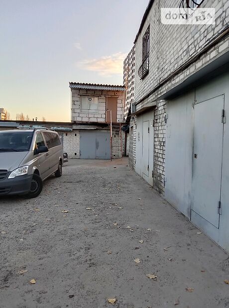 Бокс в гаражном комплексе под легковое авто в Киеве, площадь 60 кв.м. фото 1 Бокс в гаражном комплексе под легковое авто в Киеве, площадь 60 кв.м. фото 1