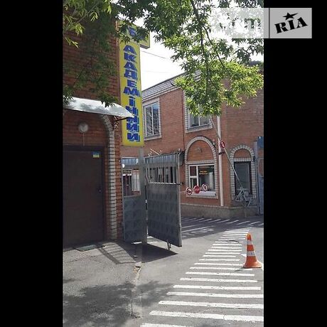 Бокс в гаражном комплексе универсальный в Киеве, площадь 16.6 кв.м. фото 1 Бокс в гаражном комплексе универсальный в Киеве, площадь 16.6 кв.м. фото 1