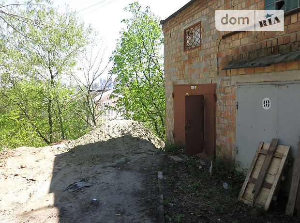 Бокс в гаражном комплексе универсальный в Киеве, площадь 60 кв.м. фото 1 Бокс в гаражном комплексе универсальный в Киеве, площадь 60 кв.м. фото 1