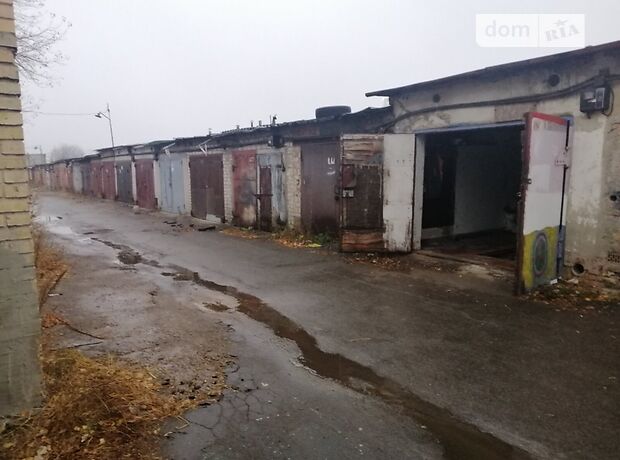 Бокс в гаражном комплексе универсальный в Киеве, площадь 50 кв.м. фото 1 Бокс в гаражном комплексе универсальный в Киеве, площадь 50 кв.м. фото 1