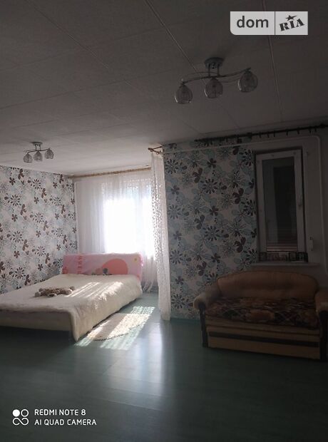 двухэтажная часть дома, 45 кв. м, кирпич. Сдается помесячно в Черноморске, в районе Ильичевск фото 1