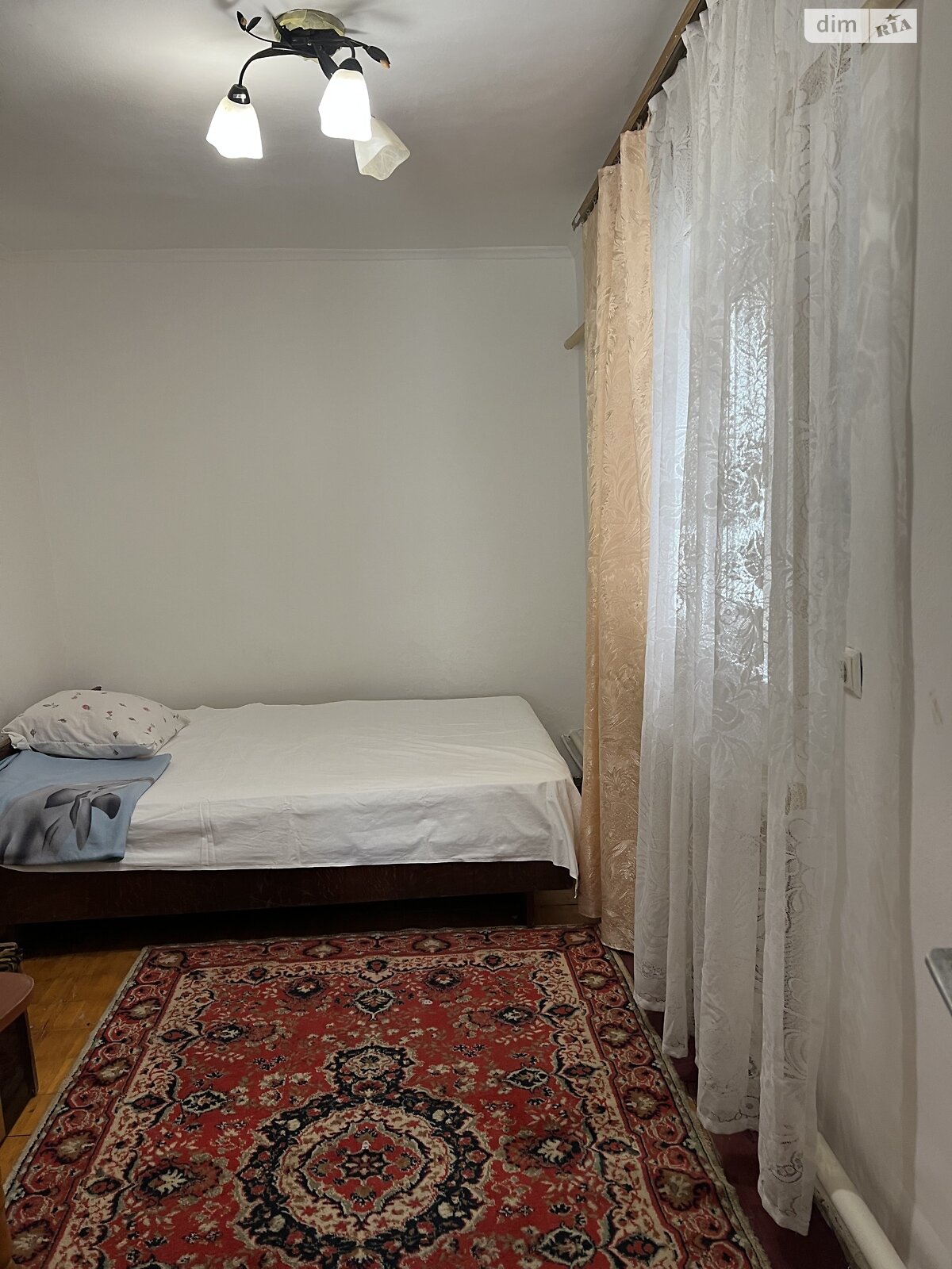 одноповерхова частина будинку, 35 кв. м, цегла. Здається помісячно в Чернівцях, в районі Першотравневий фото 1 однопроверхова частина будинку, 35 кв. м, цегла. Здається помісячно в Чернівцях, в районі Першотравневий фото 1