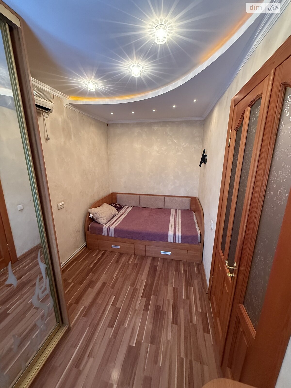 одноэтажная часть дома, 100 кв. м, кирпич. Сдается помесячно в Днепре, в районе Еврейская слобода фото 1