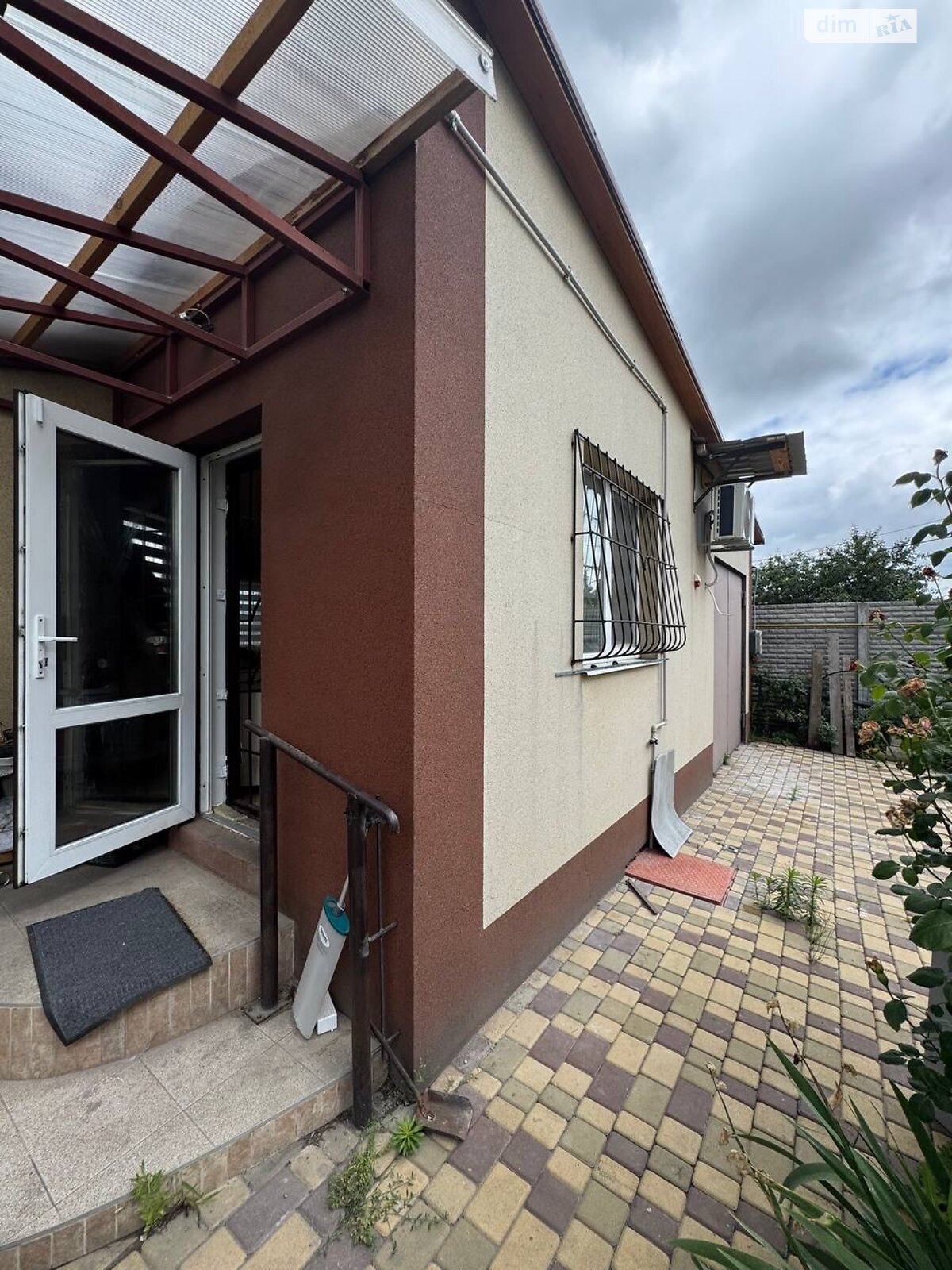 одноэтажная часть дома, 67 кв. м, кирпич. Сдается помесячно в Днепре фото 1