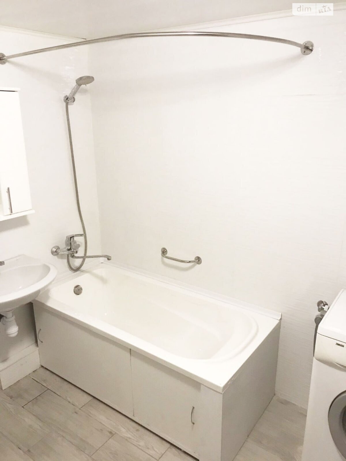 одноэтажная часть дома, 41 кв. м, кирпич. Сдается помесячно в Харькове, в районе Салтовка фото 1