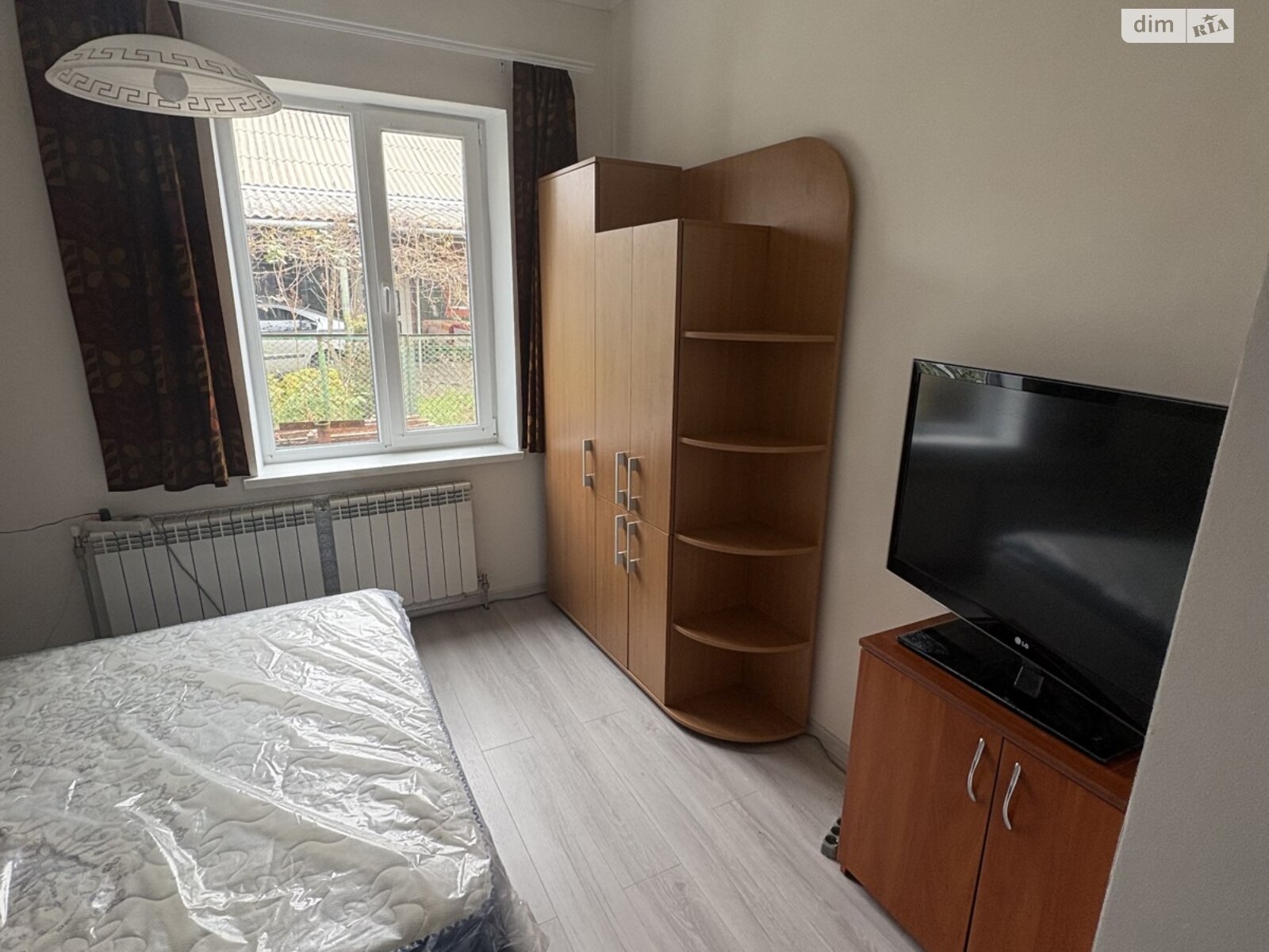 одноэтажная часть дома, 55 кв. м, кирпич. Сдается помесячно в Хмельницком, в районе Ж-д вокзал фото 1 одноэтажная часть дома, 55 кв. м, кирпич. Сдается помесячно в Хмельницком, в районе Ж-д вокзал фото 1