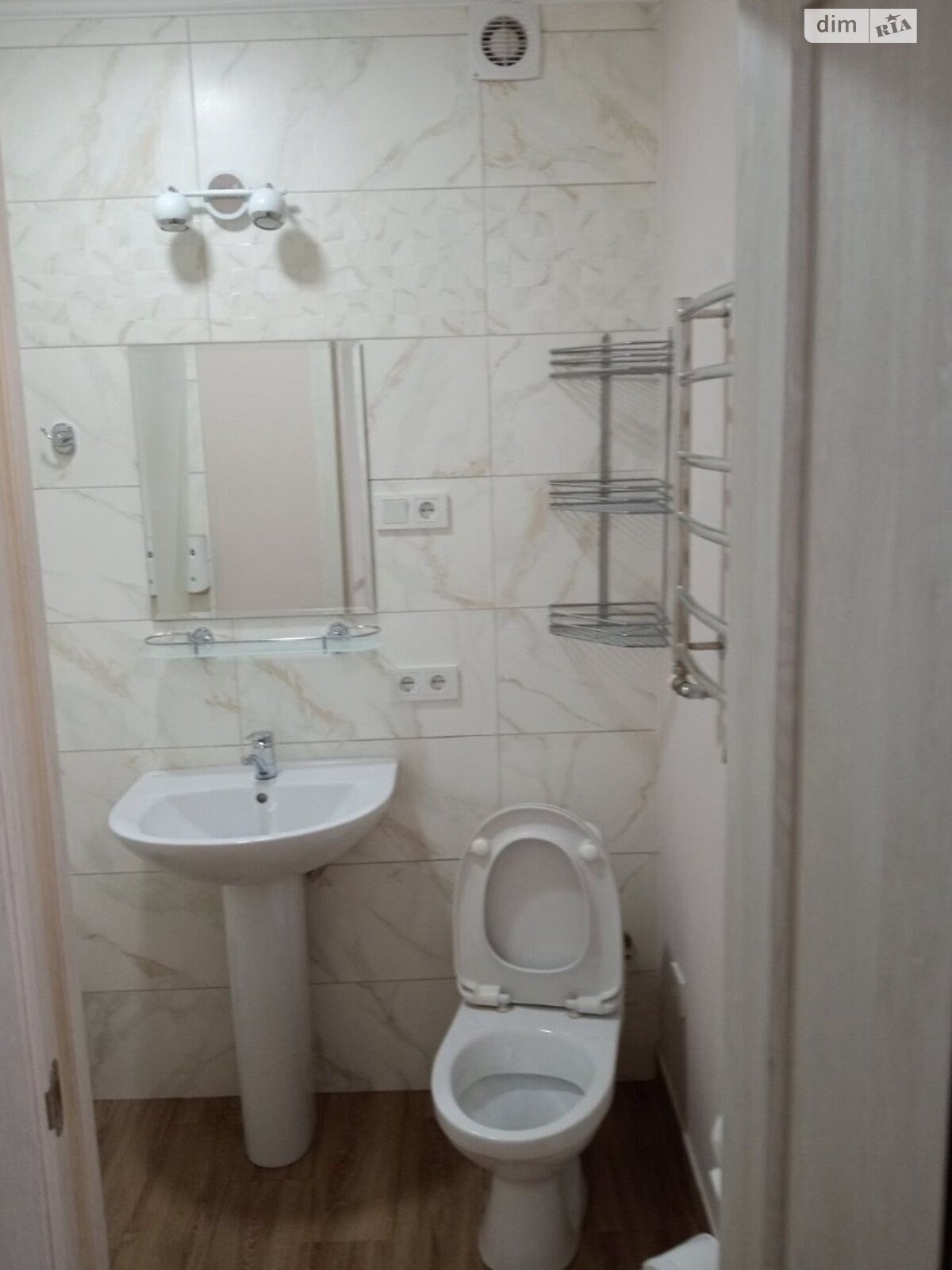 двоповерхова частина будинку, 53 кв. м, цегла. Здається помісячно в Хмельницькому, в районі Виставка фото 1 двопроверхова частина будинку, 53 кв. м, цегла. Здається помісячно в Хмельницькому, в районі Виставка фото 1