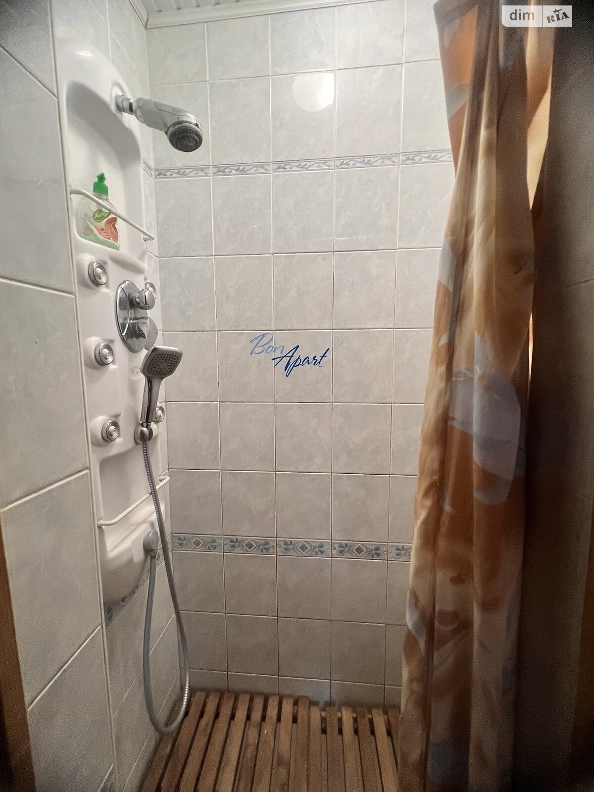 трехэтажная часть дома, 120 кв. м, кирпич. Сдается помесячно в Хотове фото 1