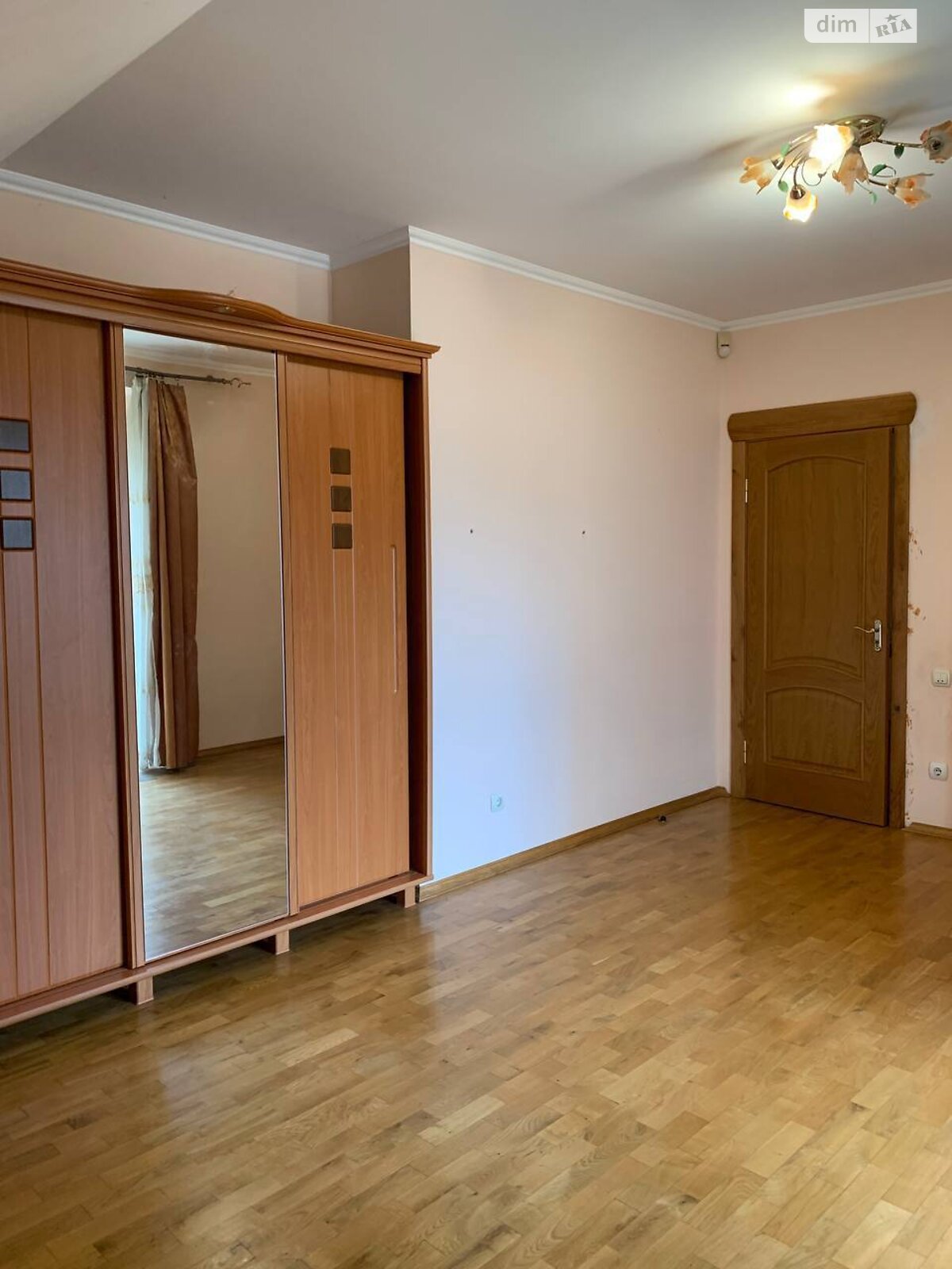 двоповерхова частина будинку, 160 кв. м, цегла. Здається помісячно в Крихівцях фото 1
