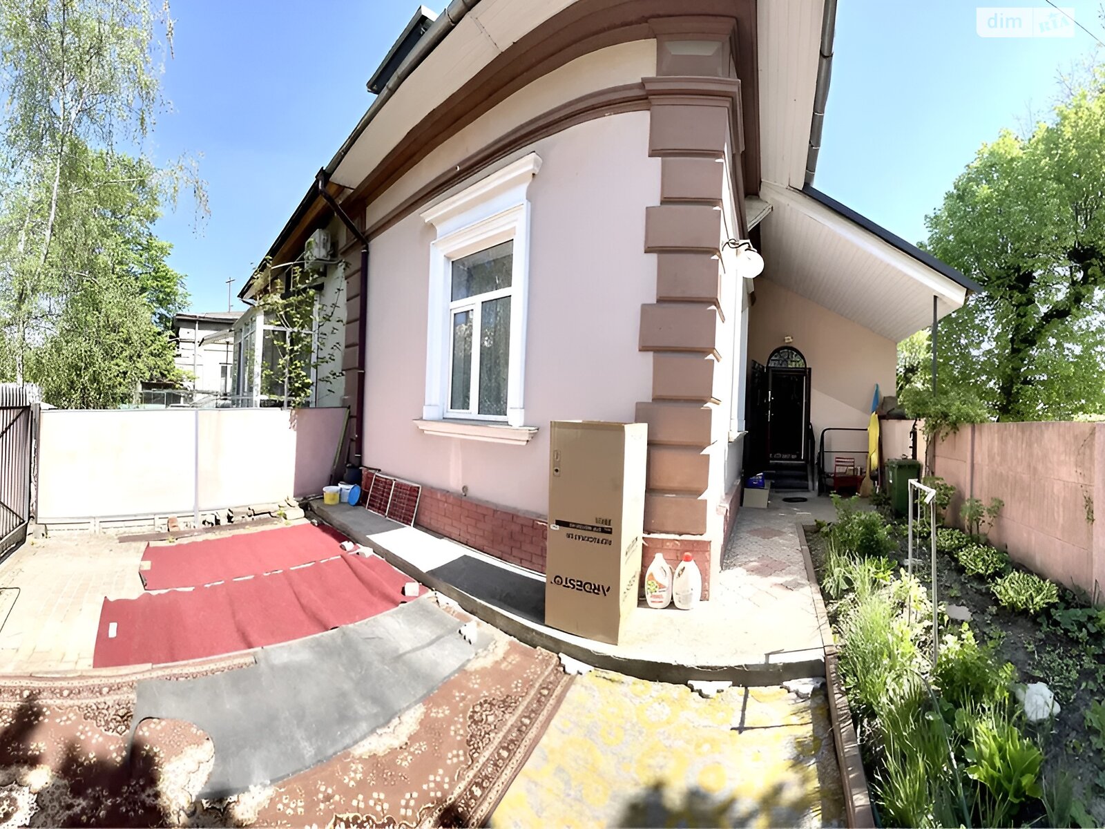 одноэтажная часть дома, 100 кв. м, кирпич. Сдается помесячно в Ивано-Франковске, в районе Центр фото 1 одноэтажная часть дома, 100 кв. м, кирпич. Сдается помесячно в Ивано-Франковске, в районе Центр фото 1