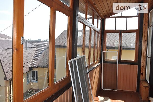двухэтажная часть дома, 200 кв. м, кирпич. Сдается помесячно в Житомире, в районе Богунский фото 1 двухэтажная часть дома, 200 кв. м, кирпич. Сдается помесячно в Житомире, в районе Богунский фото 1