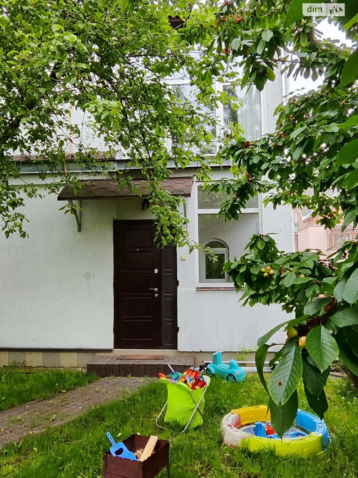двухэтажная часть дома, 93 кв. м, кирпич. Сдается помесячно в Киеве, в районе Батыева Гора фото 1 двухэтажная часть дома, 93 кв. м, кирпич. Сдается помесячно в Киеве, в районе Батыева Гора фото 1