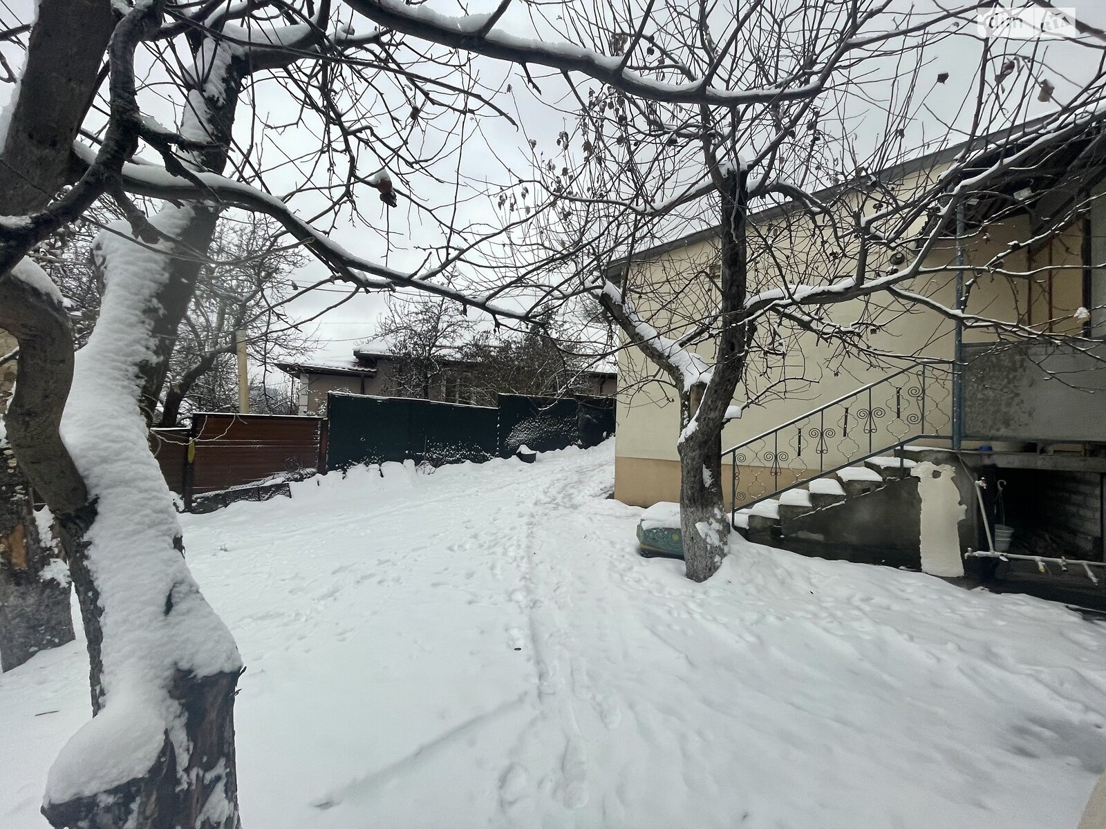 одноэтажная часть дома, 80 кв. м, кирпич. Сдается помесячно в Киеве, в районе Добрый Шлях фото 1 одноэтажная часть дома, 80 кв. м, кирпич. Сдается помесячно в Киеве, в районе Добрый Шлях фото 1