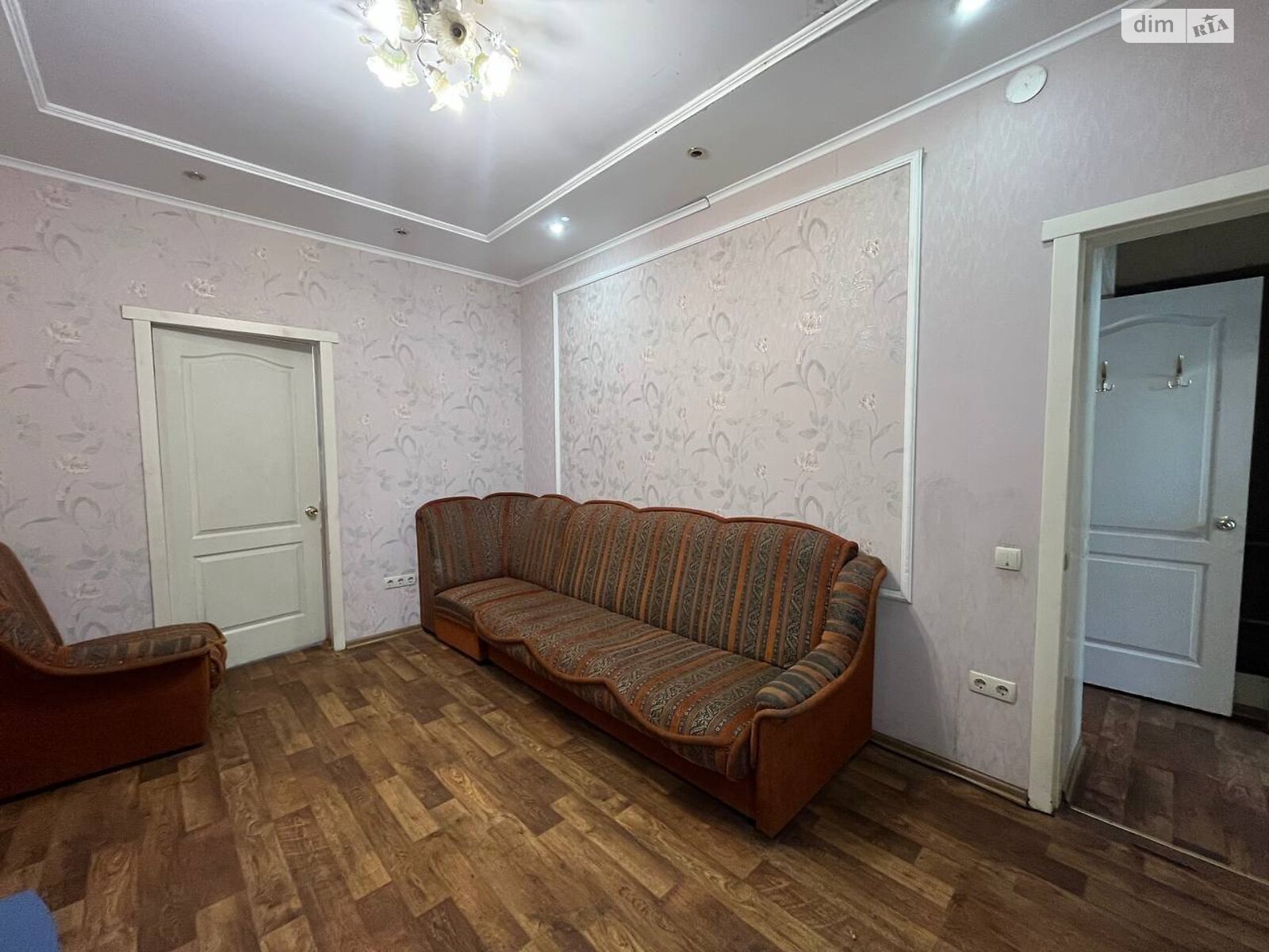 одноэтажная часть дома, 45 кв. м, кирпич. Сдается помесячно в Кривом Роге, в районе Центрально-Городской фото 1 одноэтажная часть дома, 45 кв. м, кирпич. Сдается помесячно в Кривом Роге, в районе Центрально-Городской фото 1