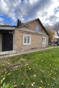 одноэтажная часть дома, 45 кв. м, кирпич. Сдается помесячно в Луцке, в районе Красное фото 2 одноэтажная часть дома, 45 кв. м, кирпич. Сдается помесячно в Луцке, в районе Красное фото 2
