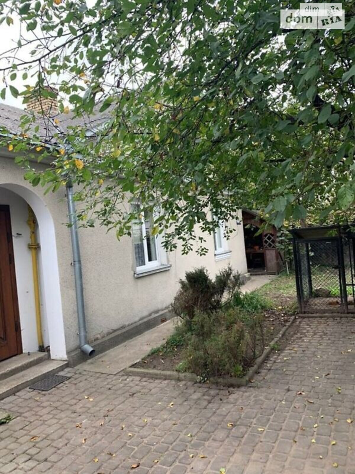 одноэтажная часть дома, 66 кв. м, кирпич. Сдается помесячно в Луцке, в районе Центр фото 1